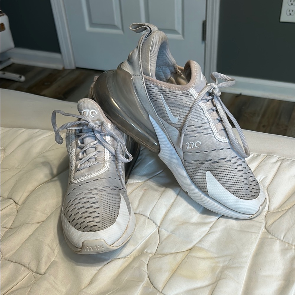 Nike Air Max 270 Light Gray Sneakers